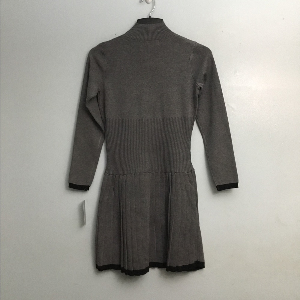 TAYLOR DRESSES - Picture 9 of 15